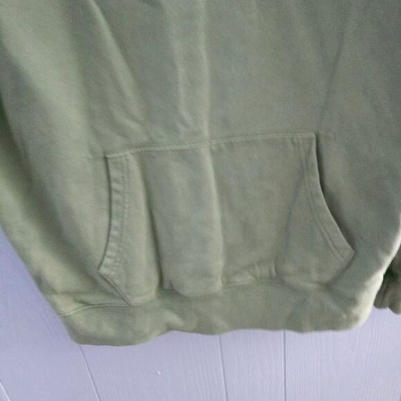 Levi’s One Planet One Party Sweatshirt size Medium Classic Casual Comfy Cozy - Picture 6 of 9